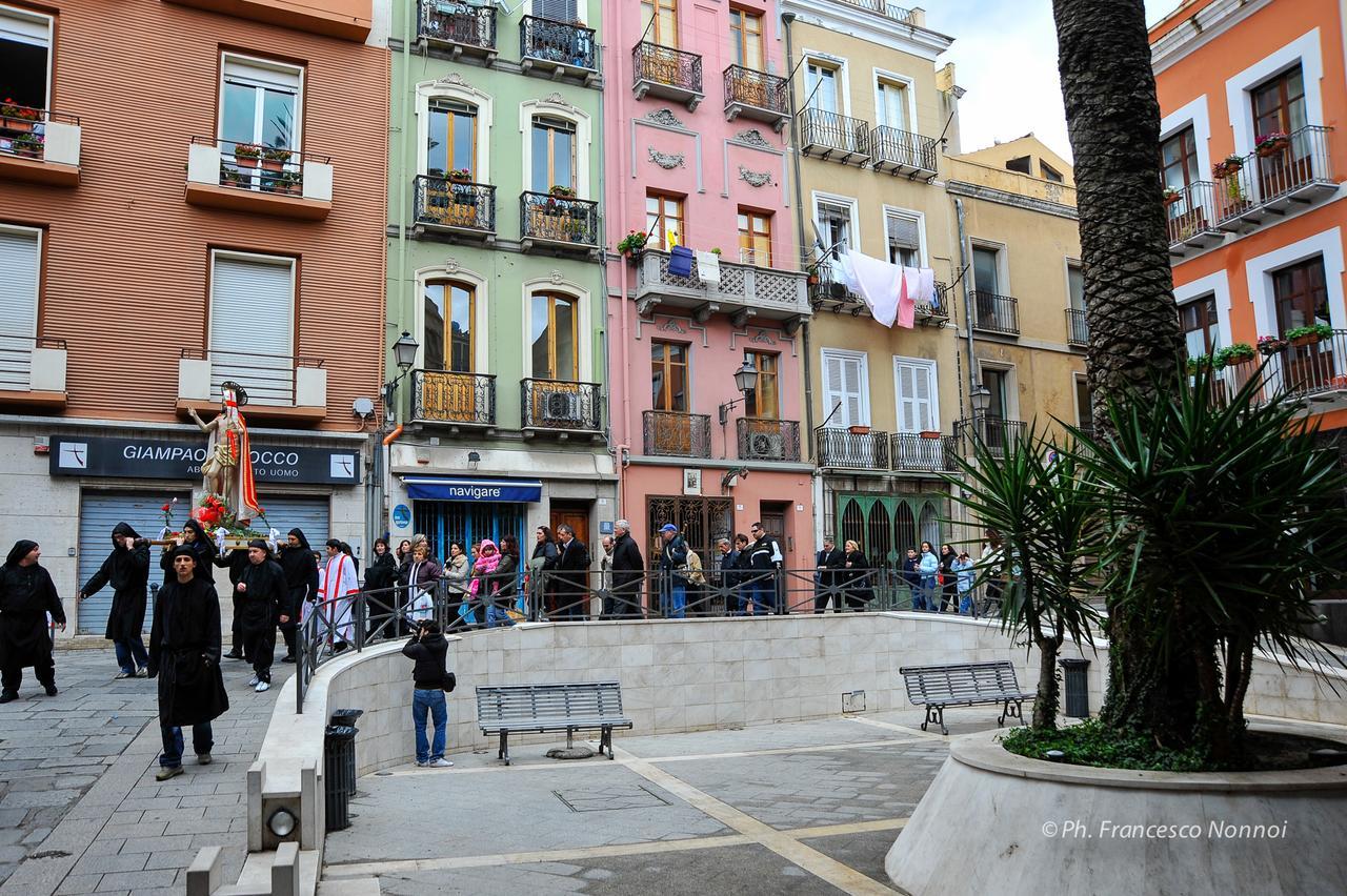 Suite D'Art Cagliari Luaran gambar