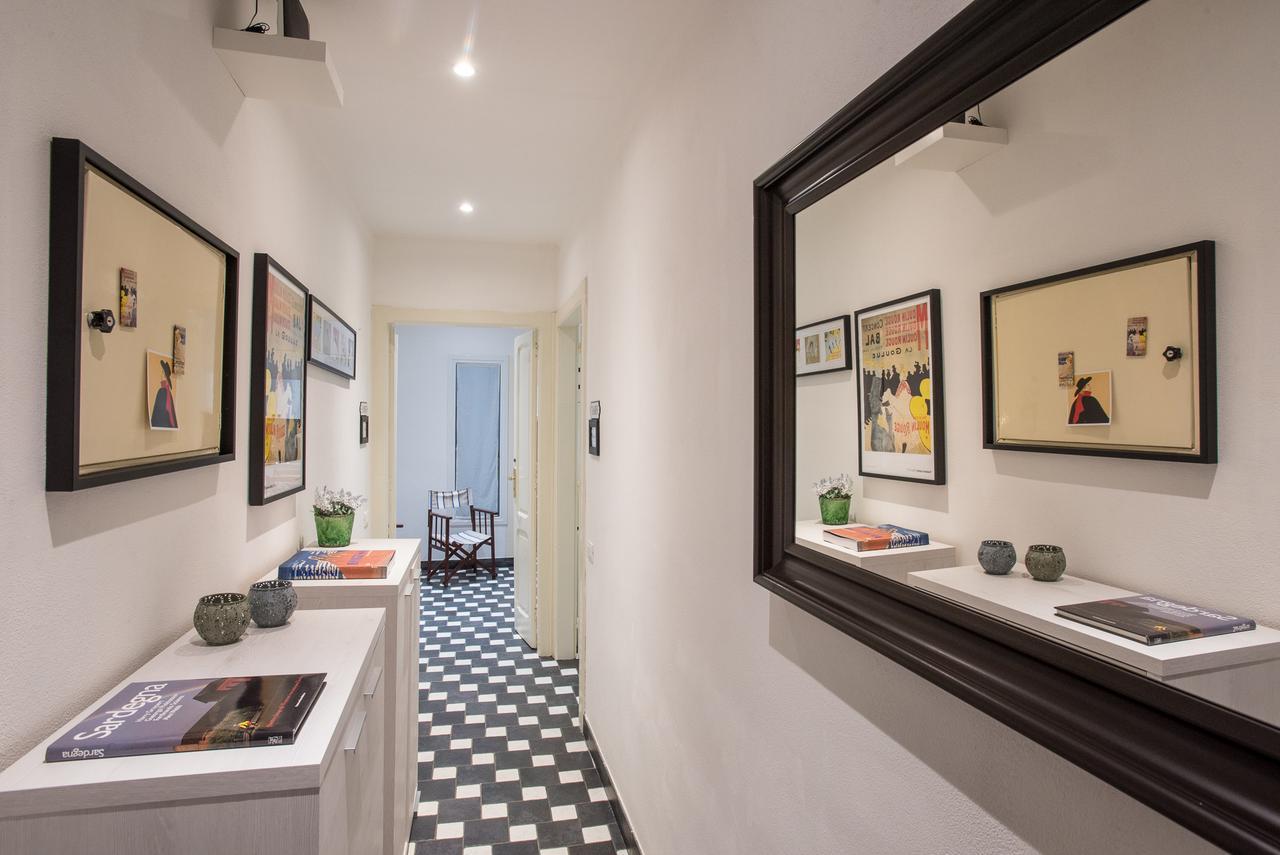 Suite D'Art Cagliari Luaran gambar