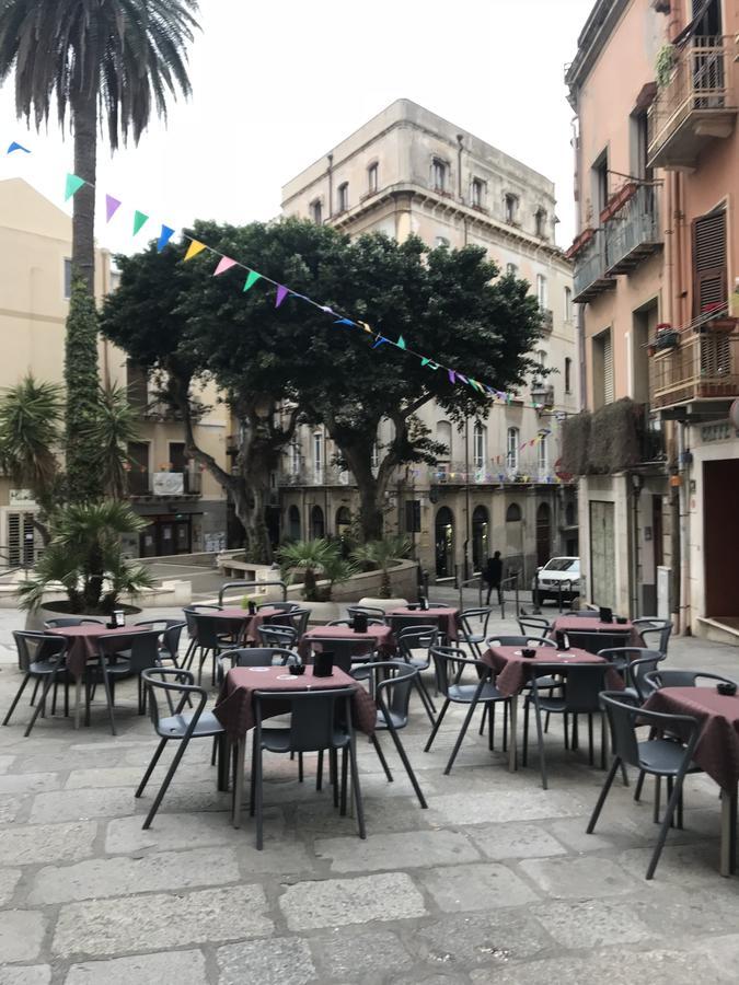Suite D'Art Cagliari Luaran gambar